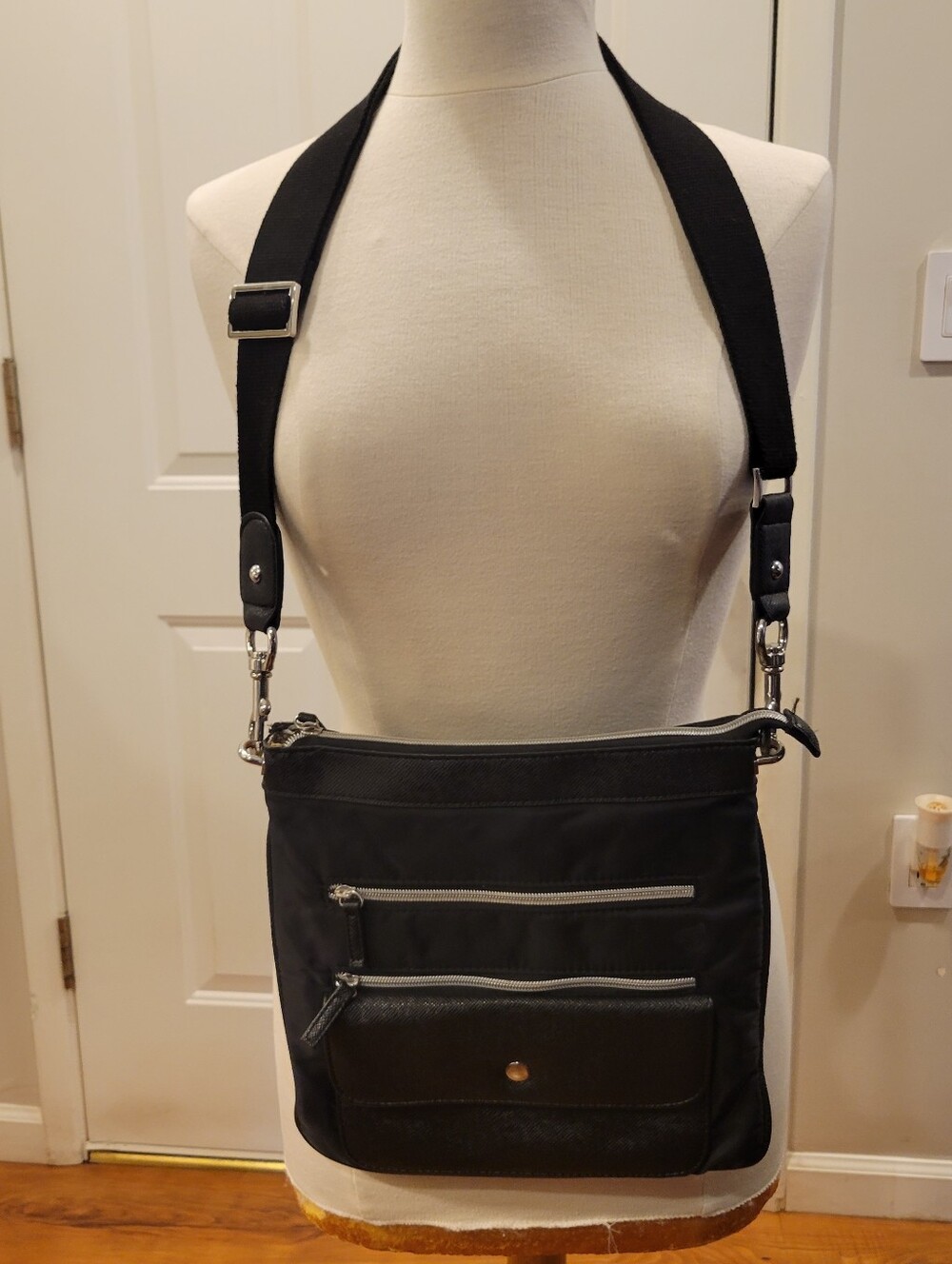 👜EUC~ CHICO'S Black Crossbody Messenger Bag